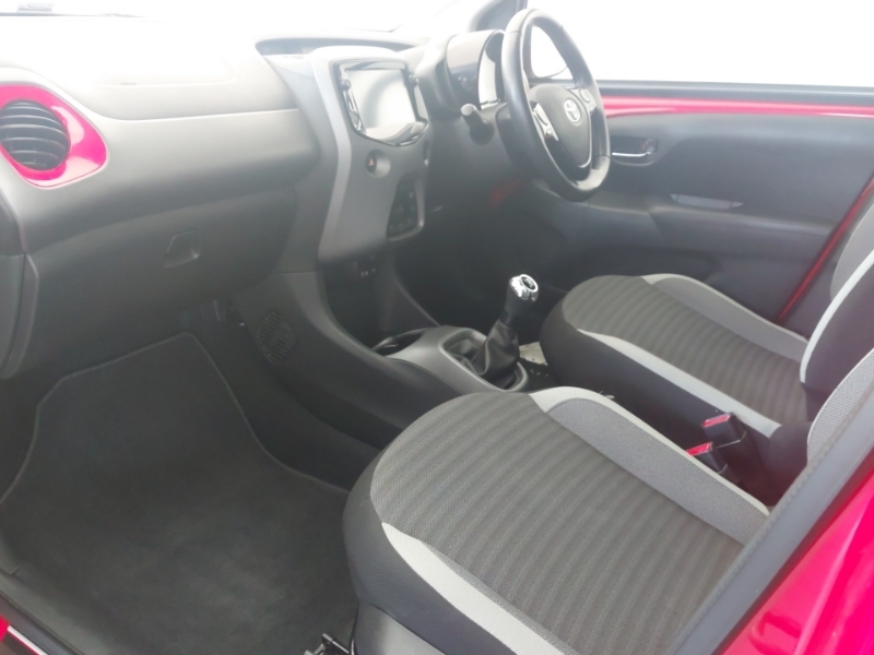 Toyota Aygo 1.0 Vvt-i X-trend Tss Red #5