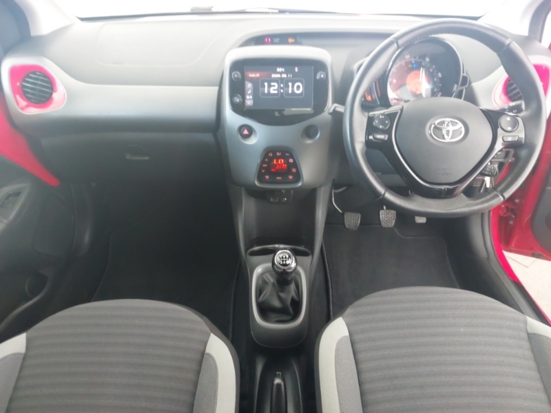 Toyota Aygo 1.0 Vvt-i X-trend Tss Red #3