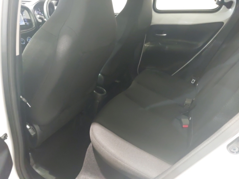 Toyota Aygo X 1.0 Vvt-i Pure White #6