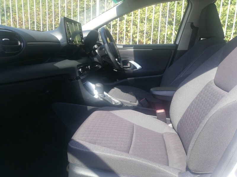 Toyota Yaris 1.5 Hybrid Icon Cvt White #5