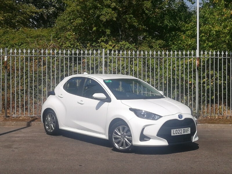 Toyota Yaris 1.5 Hybrid Icon Cvt White