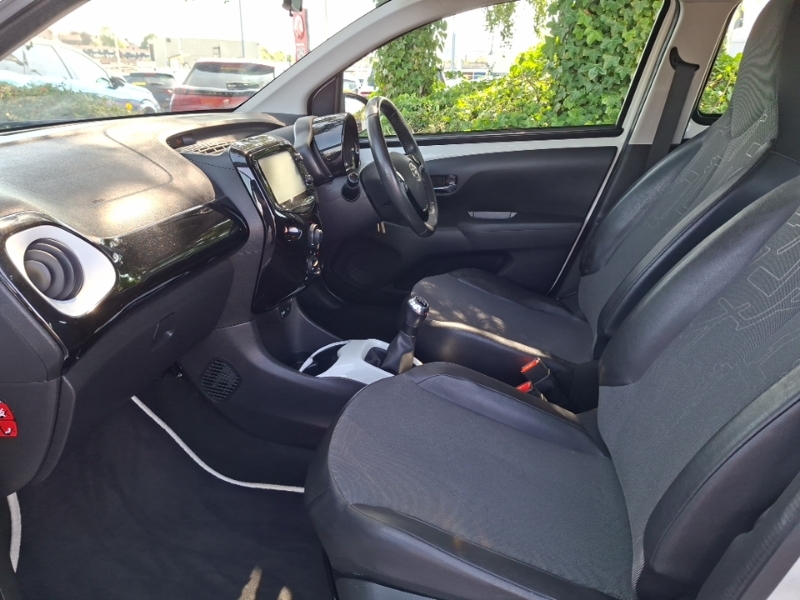 Toyota Aygo 1.0 Vvt-i X-pression White #5