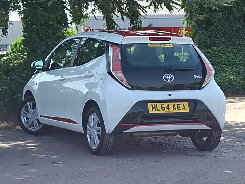 Toyota Aygo 1.0 Vvt-i X-pression White #2