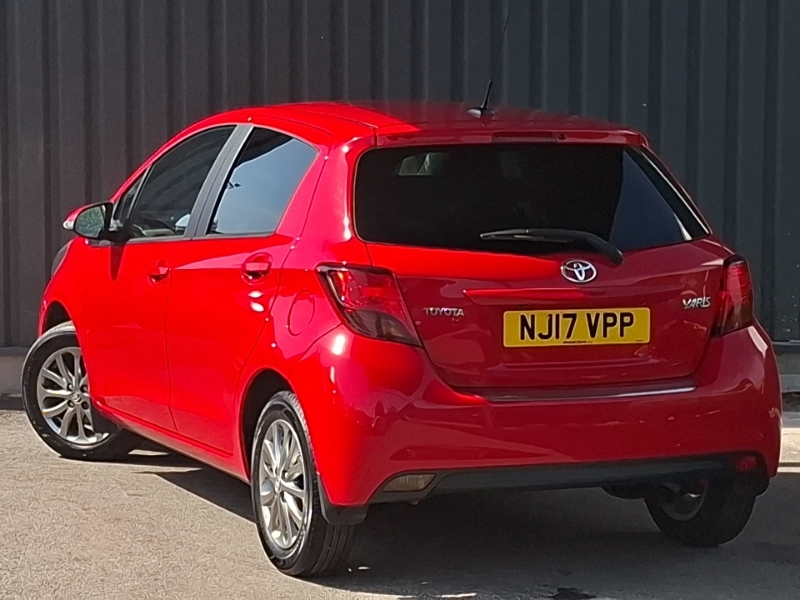 Toyota Yaris 1.33 Vvt-i Icon NJ17VPP Red #2