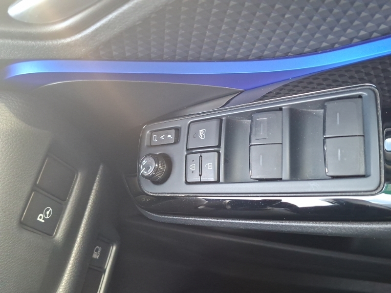 Toyota C-Hr 1.8 Hybrid Design Cvt Black #17