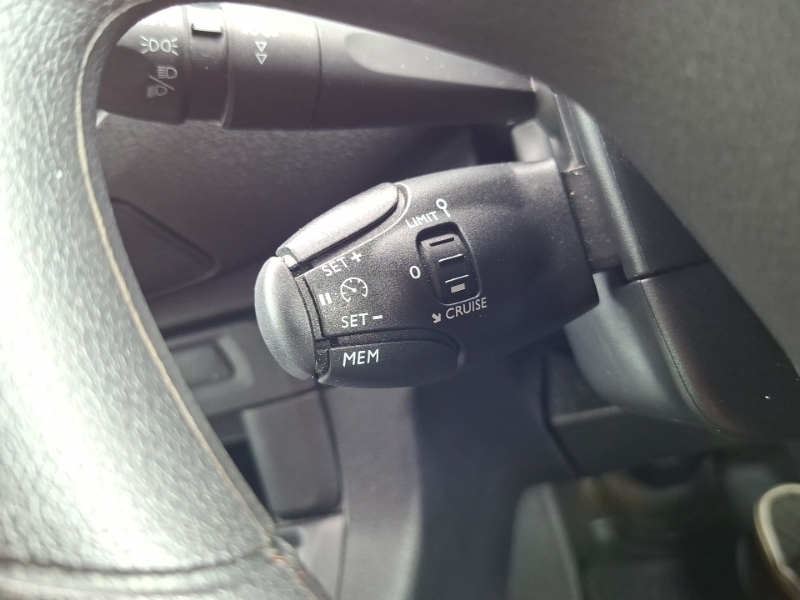 Vauxhall Vivaro 3100 75Kwh Prime L2 H1 6Dr 7.4Kw Charger White #17