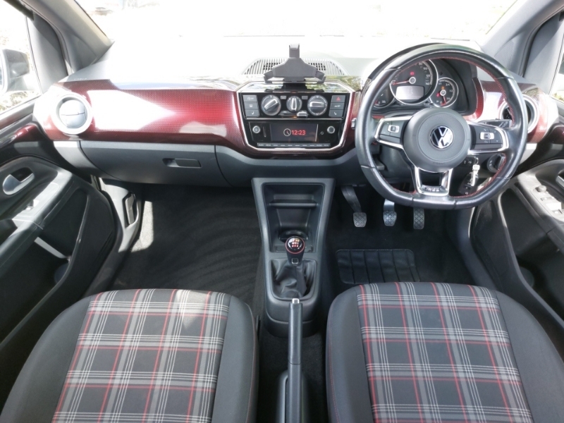 Volkswagen Up 1.0 115Ps Up Gti Black #3
