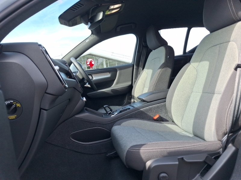 Volvo XC40 Ultra, Twin Motor, Panoramic Sunroof. 36 Black #5