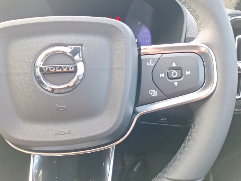 Volvo XC40 Ultra, Twin Motor, Panoramic Sunroof. 36 Black #13