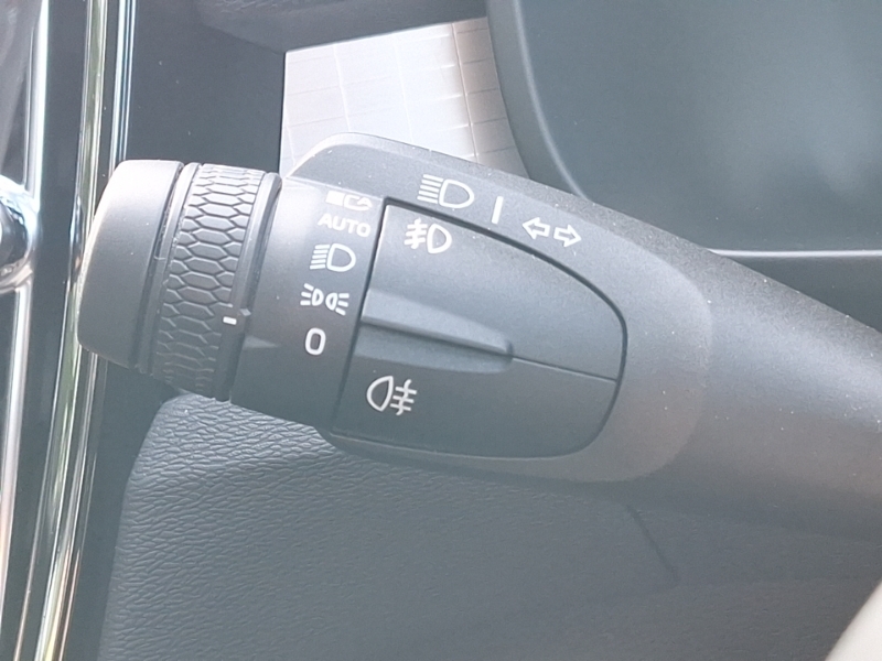 Volvo XC40 Ultra, Twin Motor, Panoramic Sunroof. 36 Black #16