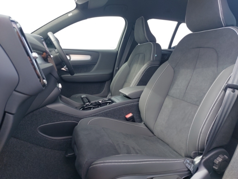 Volvo XC40 2.0 B3p Plus Dark Blue #5