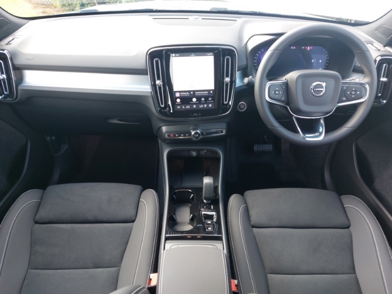 Volvo XC40 2.0 B3p Plus Dark Blue #3