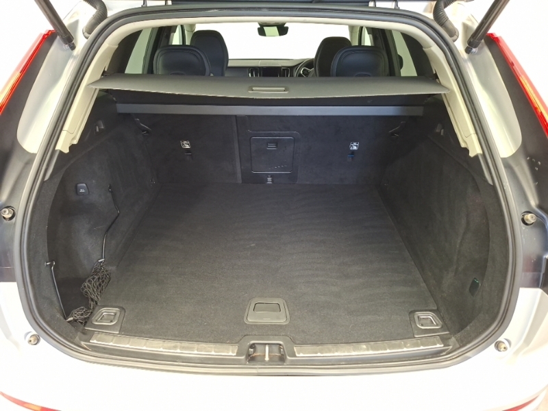 Volvo XC60 R-design Pro, B6 Awd Mild Hybrid Bowers Wilkins Red #18