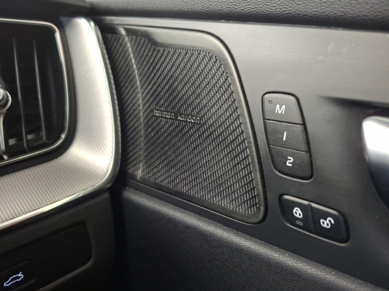 Volvo XC60 R-design Pro, B6 Awd Mild Hybrid Bowers Wilkins Red #16