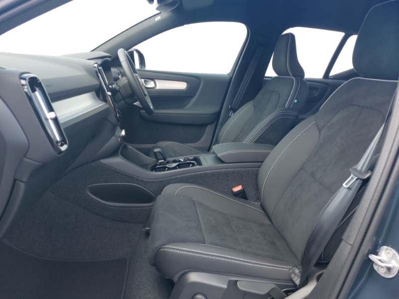 Volvo XC40 2.0 B3p Plus Dark Blue #5
