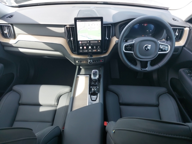 Volvo XC60 2.0 B5p Plus Dark Awd Geartronic Silver #3