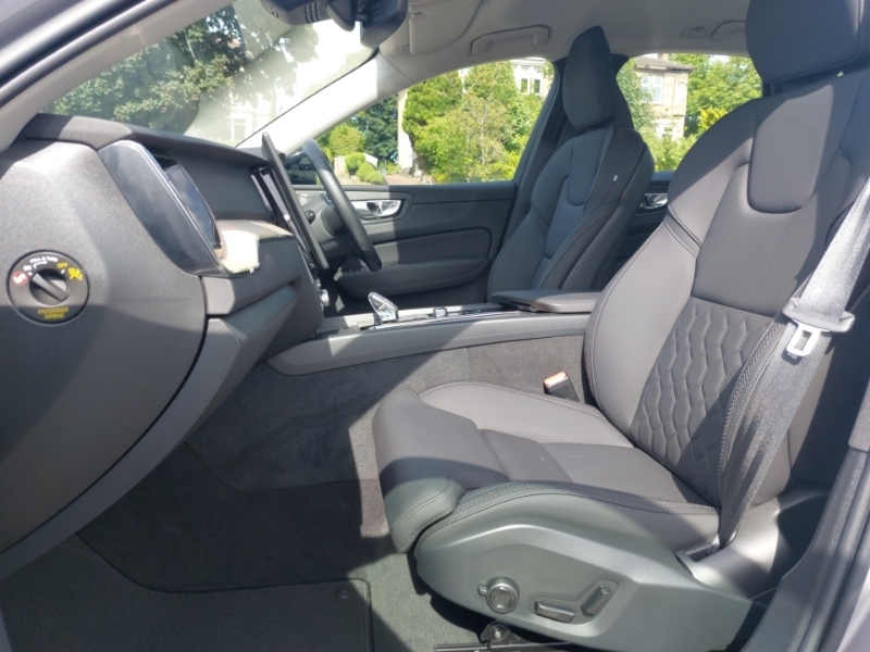 Volvo XC60 2.0 B5p Plus Dark Awd Geartronic Silver #5