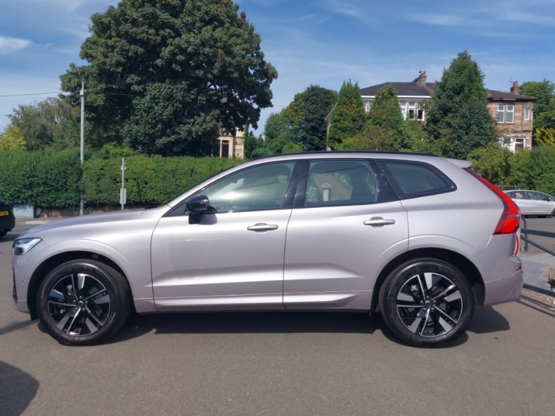 Volvo XC60 2.0 B5p Plus Dark Awd Geartronic Silver #4