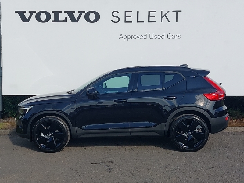 Volvo XC40 2.0 B3p Plus Black Edition Black #4