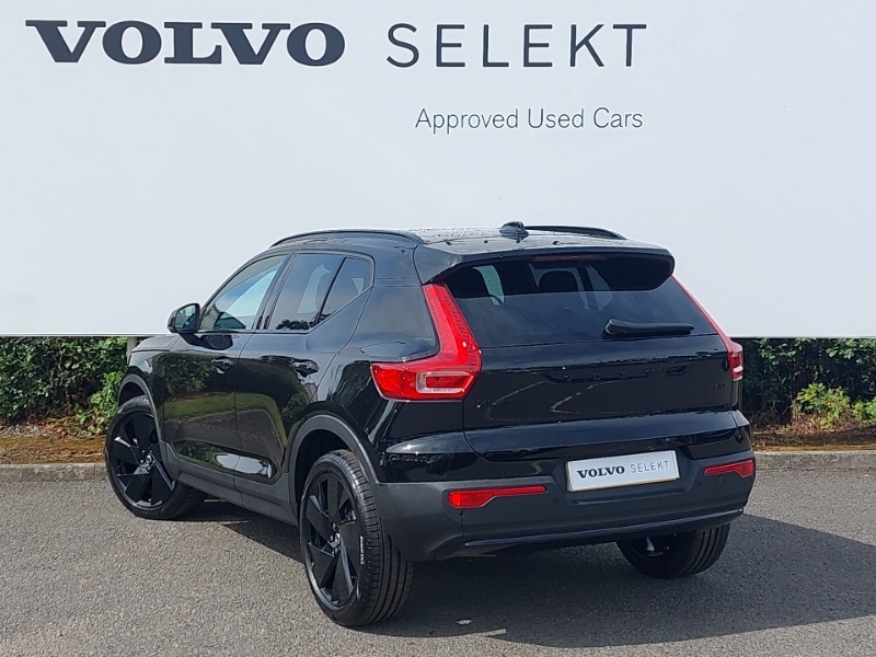Volvo XC40 2.0 B3p Plus Black Edition Black #2