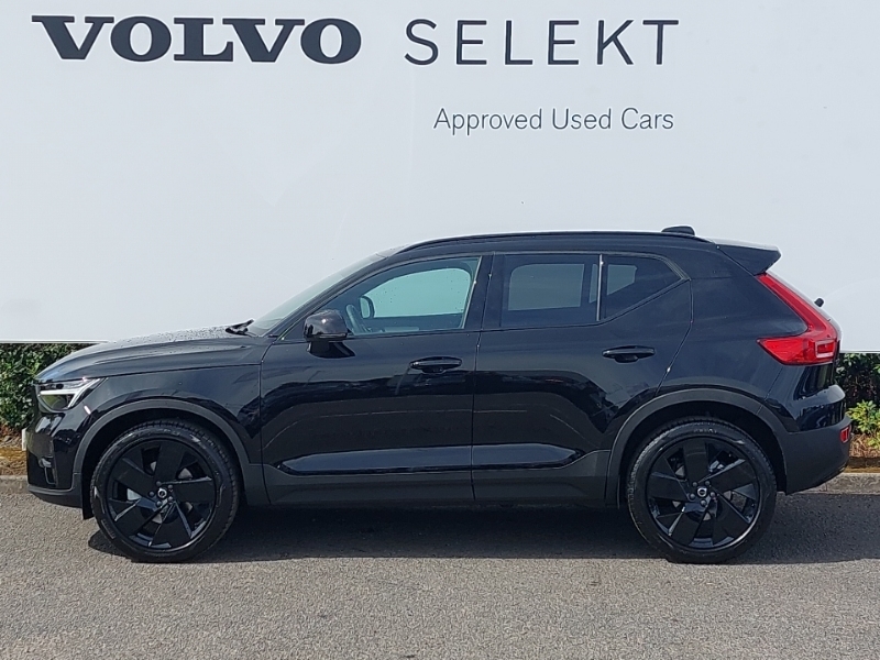 Volvo XC40 2.0 B3p Plus Black Edition Black #4