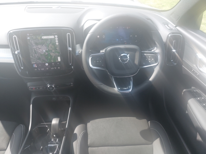 Volvo XC40 2.0 B3p Plus Black Edition White #6