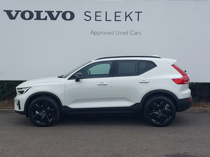 Volvo XC40 2.0 B3p Plus Black Edition White #4