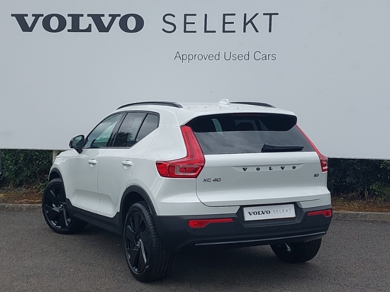 Volvo XC40 2.0 B3p Plus Black Edition White #2