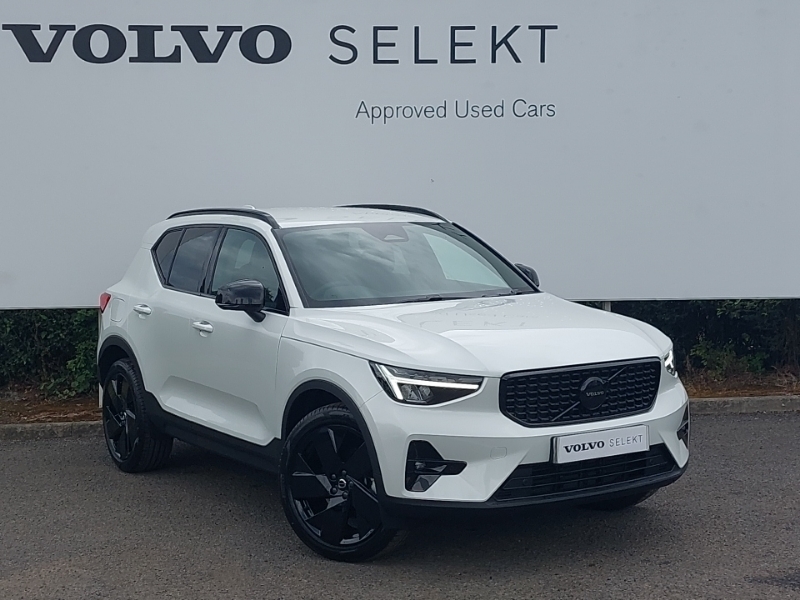 Volvo XC40 2.0 B3p Plus Black Edition White