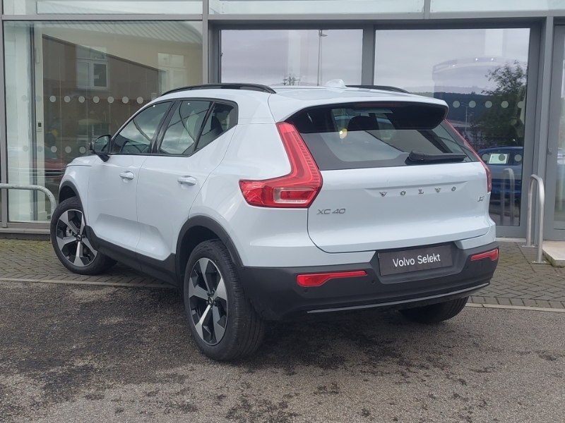 Volvo XC40 2.0 B3p Plus Dark Blue #2