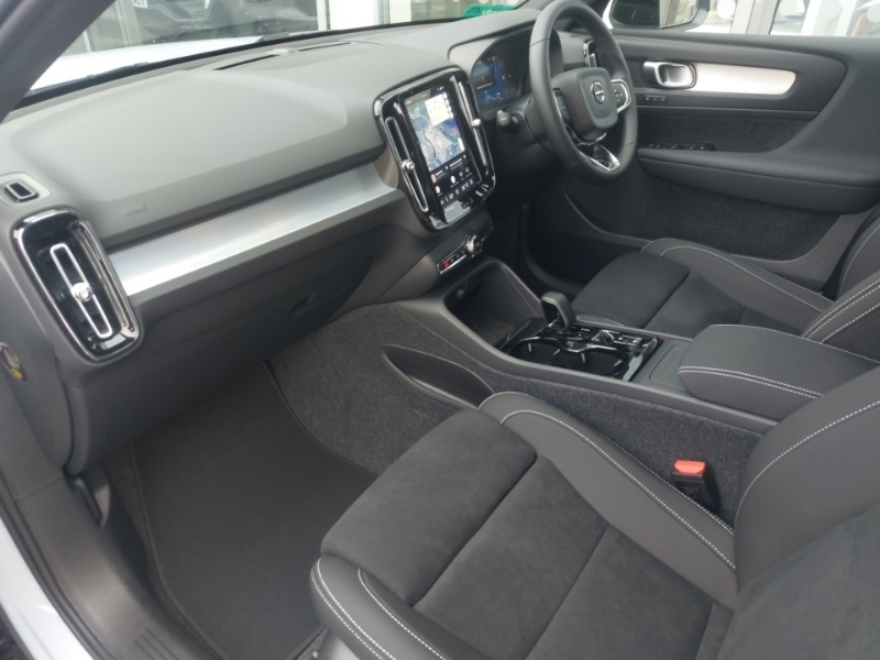 Volvo XC40 2.0 B3p Plus Dark Blue #5