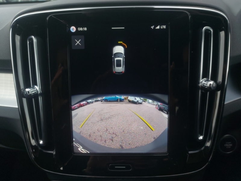 Volvo XC40 B4 197Bhp Ultra Dark Mild Hybrid - 360 Parking Green #9