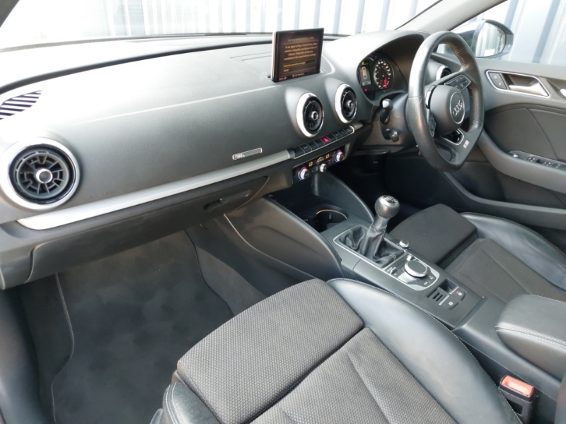Audi A3 30 Tfsi 116 Black Edition White #5