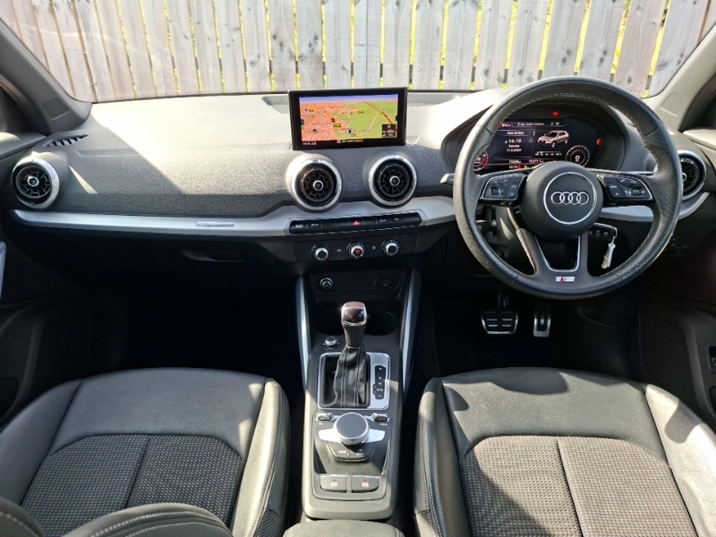 Audi Q2 35 Tfsi S Line S Tronic Black #3