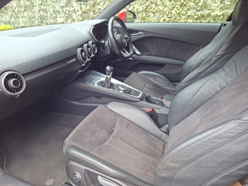 Audi TT 2.0 Tdi Ultra S Line Red #5