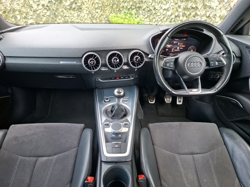 Audi TT 2.0 Tdi Ultra S Line Red #3