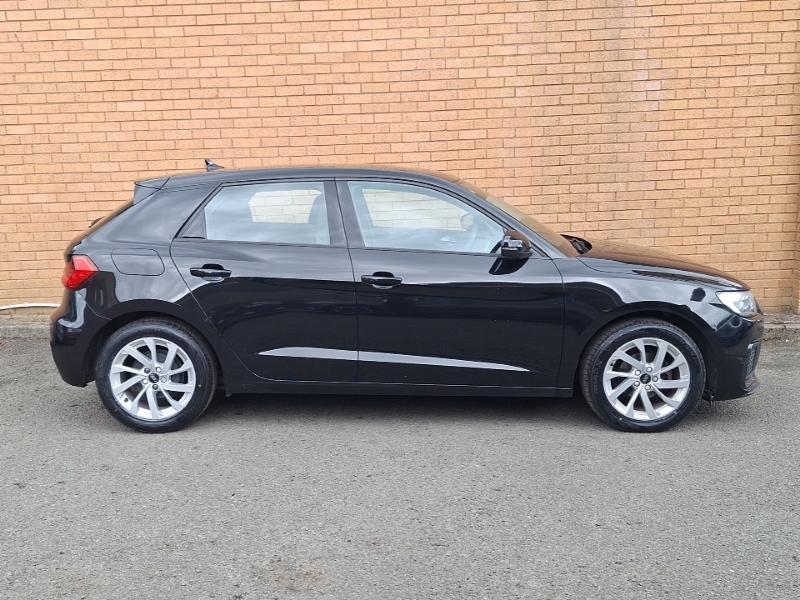 Audi A1 25 Tfsi Sport Black #4