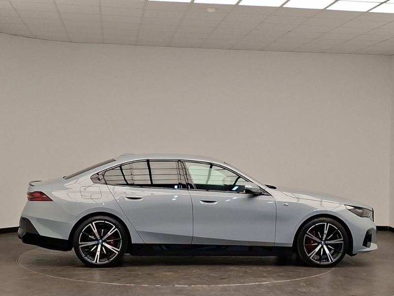 BMW i5 250Kw Edr40 M Sport Pro 84Kwh At Teccmf22kw Black #3