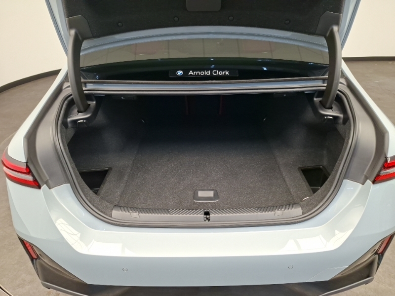 BMW i5 250Kw Edr40 M Sport Pro 84Kwh At Teccmf22kw Black #13