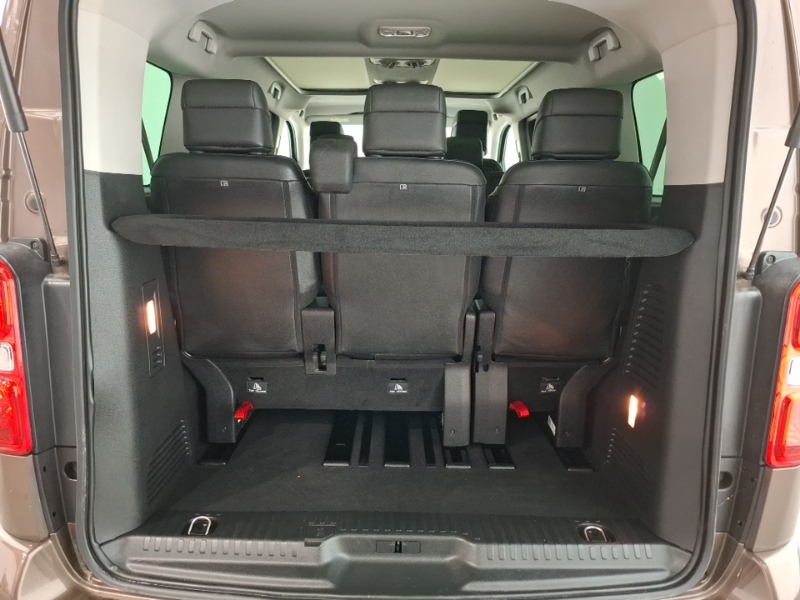 Citroen e-SpaceTourer 100Kw Business Edition M 9 Seat 50Kwh Black #18