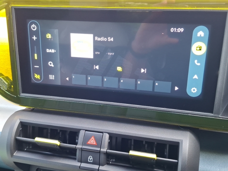 Fiat Panda Fiat Grande Panda Hybrid 48V 110 Yellow #11