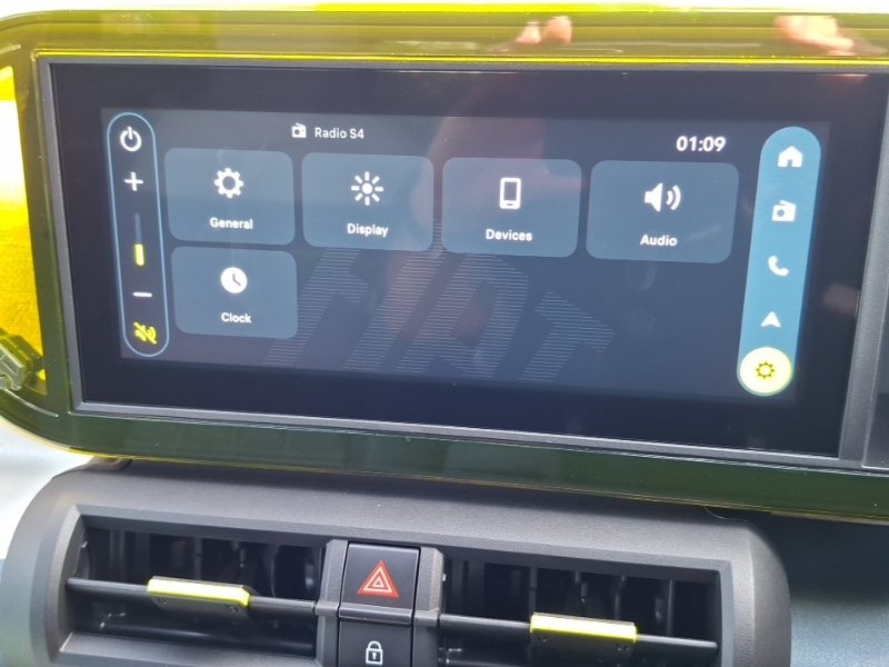 Fiat Panda Fiat Grande Panda Hybrid 48V 110 Yellow #16
