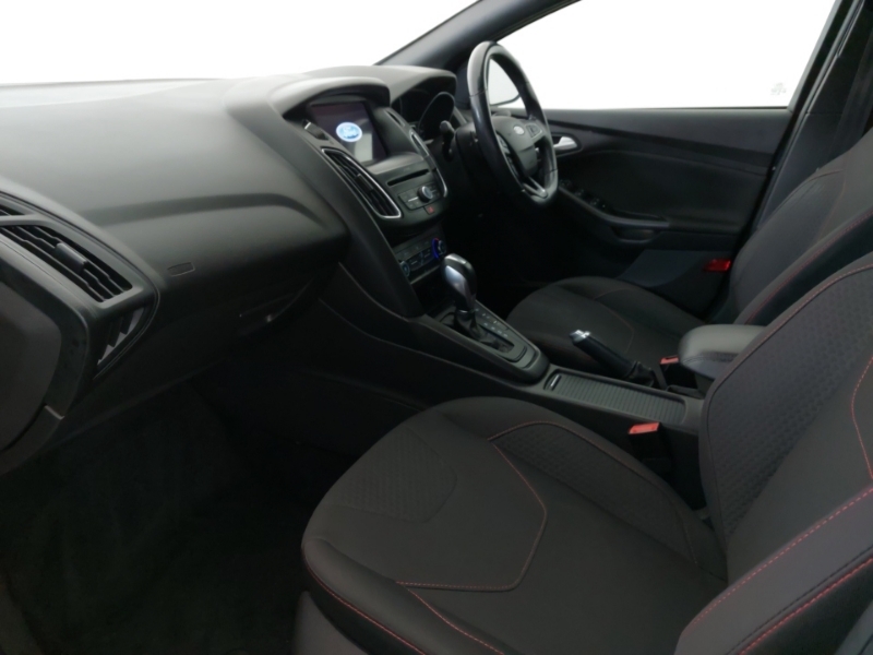 Ford Focus 1.0 Ecoboost 125 St-line Black #5