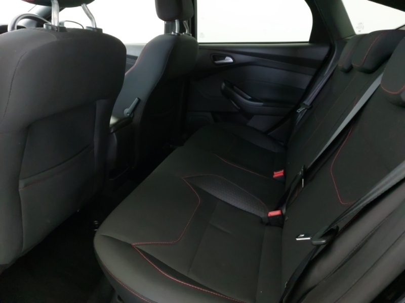 Ford Focus 1.0 Ecoboost 125 St-line Black #6