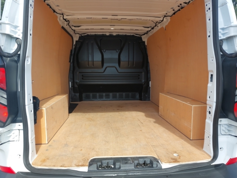 Ford Transit Custom 130Ps 350 Leader Fwd L3h3 Euro 6 With Rev Cam, Sur White #18