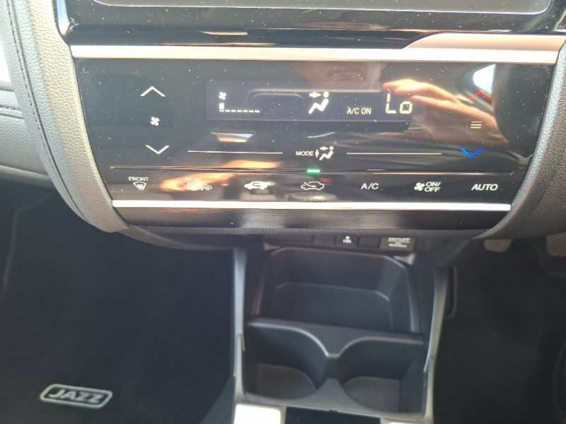 Honda Jazz 1.5 I-vtec Sport Navi 5-Door White #16