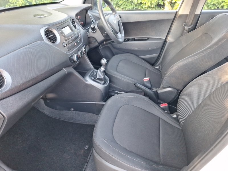 Hyundai I10 1.0 Se White #5