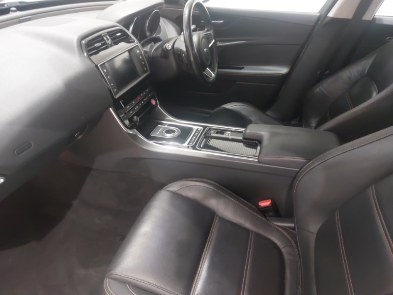Jaguar XE 2.0 Ingenium Prestige Blue #5