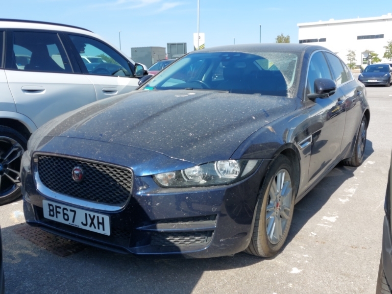 Jaguar XE 2.0 Ingenium Prestige Blue