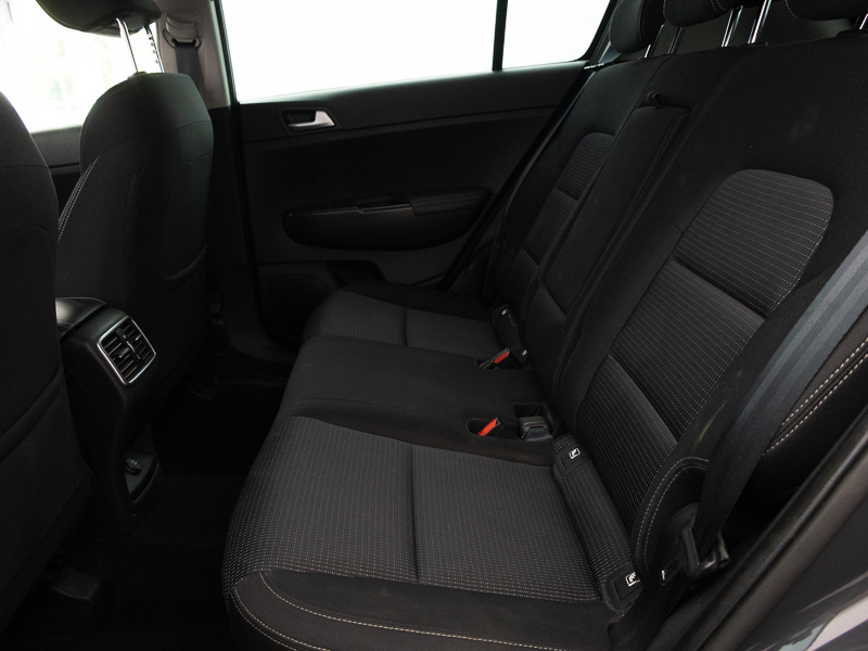 Kia Sportage 1.6 Gdi 1 Suv White #6